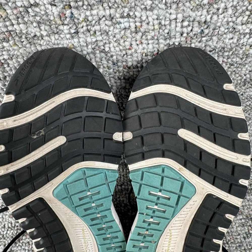 Brooks black 20 10